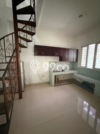 Disewakan Hunian Konsep Modern di Serpong Utara Tangerang Selatan dengan 3 KT Disewakan Hunian Konsep Modern di Serpong Utara Tangerang Selatan dengan 3 KT