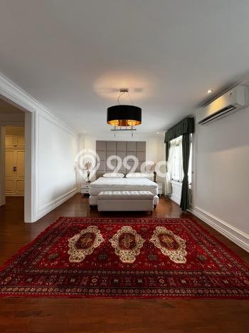 Sewa Rumah Nyaman LT 422m2 / LB 650m2 di Pondok Indah, Jakarta Selatan Sewa Rumah Nyaman LT 422m2 / LB 650m2 di Pondok Indah, Jakarta Selatan