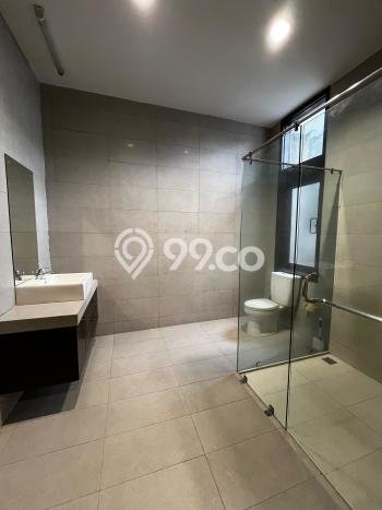 Hunian Modern dengan LT 633m2 & LB 650m2 Dikontrakkan di Pondok Indah Hunian Modern dengan LT 633m2 & LB 650m2 Dikontrakkan di Pondok Indah
