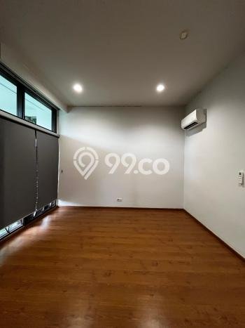 Hunian Modern dengan LT 633m2 & LB 650m2 Dikontrakkan di Pondok Indah Hunian Modern dengan LT 633m2 & LB 650m2 Dikontrakkan di Pondok Indah