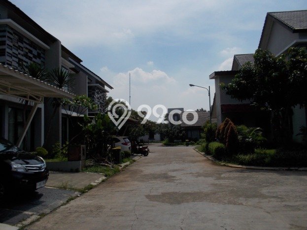 Jual Rumah Bagus Siap Huni LB 250m2 di Pamulang, Tangerang Selatan Jual Rumah Bagus Siap Huni LB 250m2 di Pamulang, Tangerang Selatan