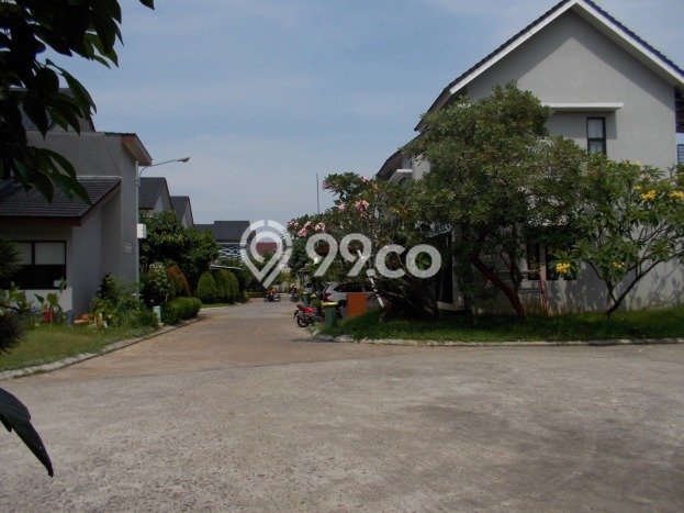 Jual Rumah Bagus Siap Huni LB 250m2 di Pamulang, Tangerang Selatan Jual Rumah Bagus Siap Huni LB 250m2 di Pamulang, Tangerang Selatan