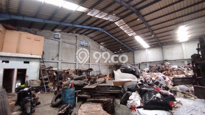 Unit Gudang Dijual di Jakarta Timur LT 848m2 & LB 697m2 Unit Gudang Dijual di Jakarta Timur LT 848m2 & LB 697m2