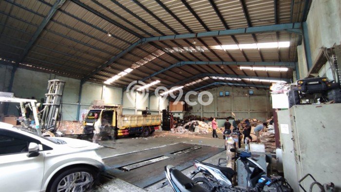 Unit Gudang Dijual di Jakarta Timur LT 848m2 & LB 697m2 Unit Gudang Dijual di Jakarta Timur LT 848m2 & LB 697m2