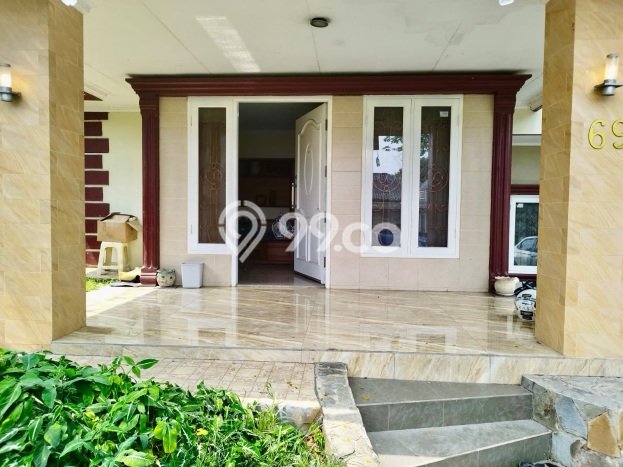 For Sale! Luxury House LT 611m2 Desain Elegan di Sentul For Sale! Luxury House LT 611m2 Desain Elegan di Sentul