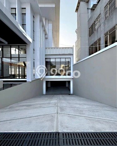 Dijual! Kantor di Otista Jakarta Timur LT 1212m2 / LB 3060m2 Kawasan Strategis Dijual! Kantor di Otista Jakarta Timur LT 1212m2 / LB 3060m2 Kawasan Strategis