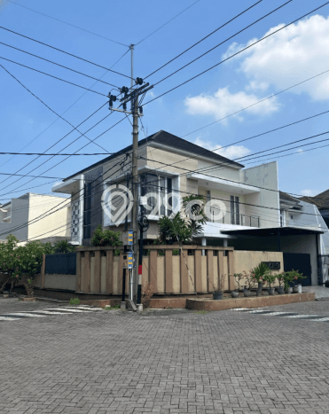 Rumah Mewah Siap Huni LT 360m2 di Wiyung, Surabaya Rumah Mewah Siap Huni LT 360m2 di Wiyung, Surabaya