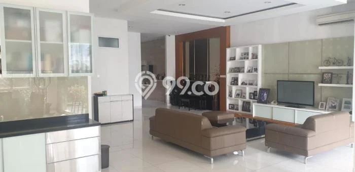 Ready to Use! Luxury House LT 300m2 Desain Elegan di Pantai Indah Kapuk Ready to Use! Luxury House LT 300m2 Desain Elegan di Pantai Indah Kapuk