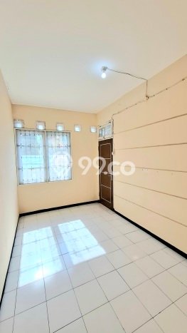 Disewakan Cepat Rumah Kondisi Baik di Area Rungkut, Surabaya Disewakan Cepat Rumah Kondisi Baik di Area Rungkut, Surabaya