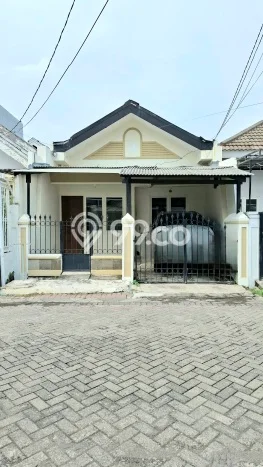 For Sale Rumah 3 Kamar Lokasi Strategis Bagus dan Strategis di Rungkut For Sale Rumah 3 Kamar Lokasi Strategis Bagus dan Strategis di Rungkut