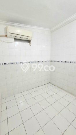 Rumah Eksklusif Siap Huni LT 240m2 di Rungkut, Surabaya Rumah Eksklusif Siap Huni LT 240m2 di Rungkut, Surabaya