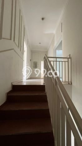 Disewakan! Rumah 4 Kamar Tidur &
3 Kamar Mandi di Jemursari, Surabaya Disewakan! Rumah 4 Kamar Tidur &
3 Kamar Mandi di Jemursari, Surabaya