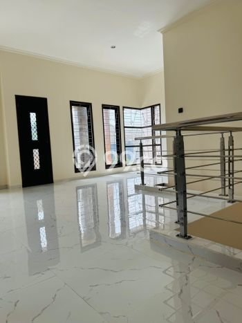 Ready to Use! Premium House LT 144m2 Desain Modern di Ketintang Ready to Use! Premium House LT 144m2 Desain Modern di Ketintang