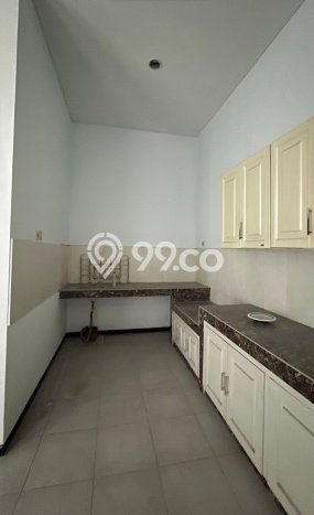 Disewakan! Rumah 5 Kamar Tidur &
3 Kamar Mandi di Ketintang, Surabaya Disewakan! Rumah 5 Kamar Tidur &
3 Kamar Mandi di Ketintang, Surabaya