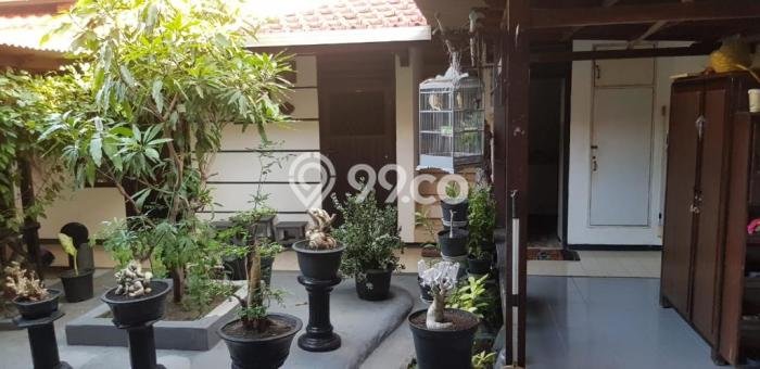 Rumah Eksklusif Siap Huni LT 240m2 di Tenggilis Mejoyo, Surabaya Rumah Eksklusif Siap Huni LT 240m2 di Tenggilis Mejoyo, Surabaya