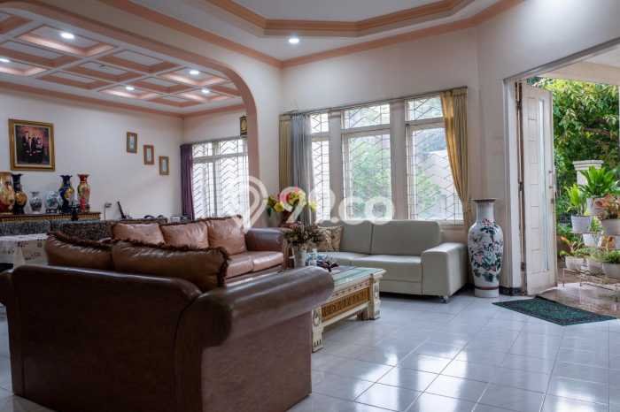 Dijual Rumah Luas Megah Dengan View Cantik di Ketintang, Surabaya Dijual Rumah Luas Megah Dengan View Cantik di Ketintang, Surabaya