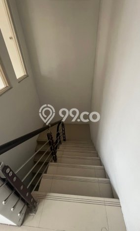 Disewakan! Rumah 5 Kamar Tidur &
3 Kamar Mandi di Ketintang, Surabaya Disewakan! Rumah 5 Kamar Tidur &
3 Kamar Mandi di Ketintang, Surabaya
