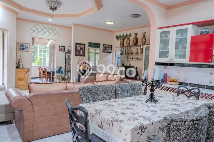 Dijual Rumah Luas Megah Dengan View Cantik di Ketintang, Surabaya Dijual Rumah Luas Megah Dengan View Cantik di Ketintang, Surabaya