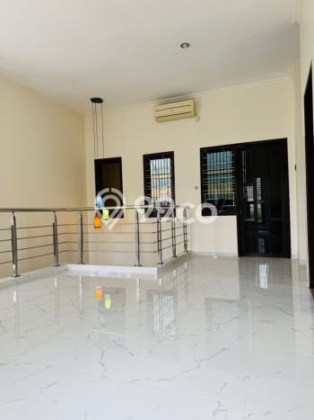 Ready to Use! Premium House LT 144m2 Desain Modern di Ketintang Ready to Use! Premium House LT 144m2 Desain Modern di Ketintang
