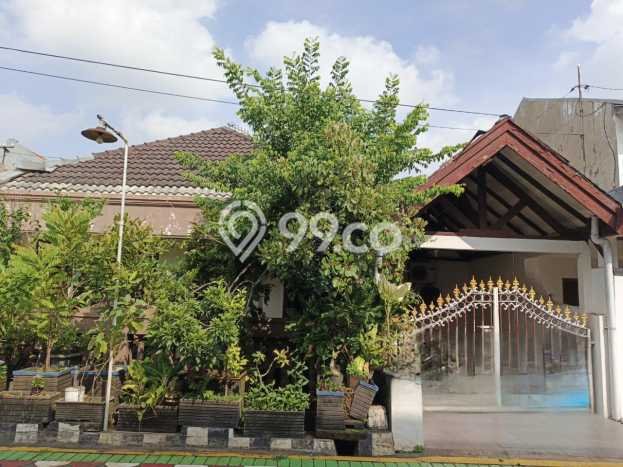 Jual Rumah Favorit Siap Huni LB 143m2 di Rungkut, Surabaya Jual Rumah Favorit Siap Huni LB 143m2 di Rungkut, Surabaya