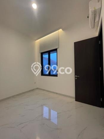 Rumah Mewah LB 234m2 Siap Huni Desain Elegan di Cibubur, Jakarta Timur Rumah Mewah LB 234m2 Siap Huni Desain Elegan di Cibubur, Jakarta Timur