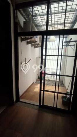 Rumah Modern 2 KT di Cibubur Jakarta Timur Semi Furnished Rumah Modern 2 KT di Cibubur Jakarta Timur Semi Furnished
