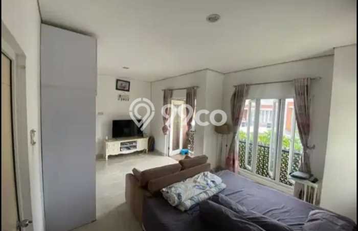 Jual Rumah Luas Megah Dengan View Eksklusif di Cibubur, Jakarta Timur Jual Rumah Luas Megah Dengan View Eksklusif di Cibubur, Jakarta Timur