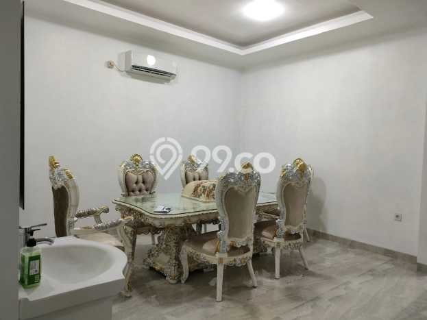 For Sale! Luxury House LT 210m2 Desain Modern di Harjamukti For Sale! Luxury House LT 210m2 Desain Modern di Harjamukti