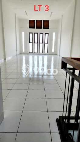 Unit Ruko disewakan di Bojongloa Kidul Bandung dengan LT 100m2 / LB 216m2 Unit Ruko disewakan di Bojongloa Kidul Bandung dengan LT 100m2 / LB 216m2