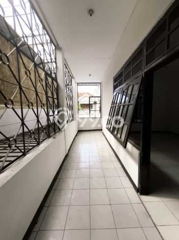 Lokasi strategis! Rumah siap huni disewakan di Regol LB 300m2 Lokasi strategis! Rumah siap huni disewakan di Regol LB 300m2