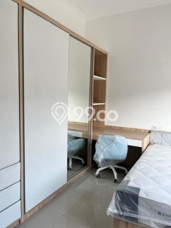 Disewakan! Rumah 4 Kamar Tidur &
4 Kamar Mandi di Pantai Indah Kapuk 2, Jakarta Utara Disewakan! Rumah 4 Kamar Tidur &
4 Kamar Mandi di Pantai Indah Kapuk 2, Jakarta Utara