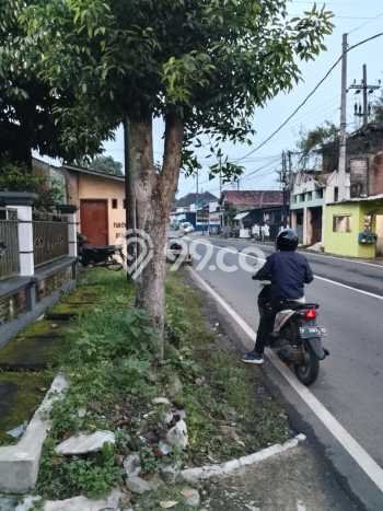 Jual Rumah Bagus Siap Huni LB 198m2 di Sumbersari, Jember Jual Rumah Bagus Siap Huni LB 198m2 di Sumbersari, Jember