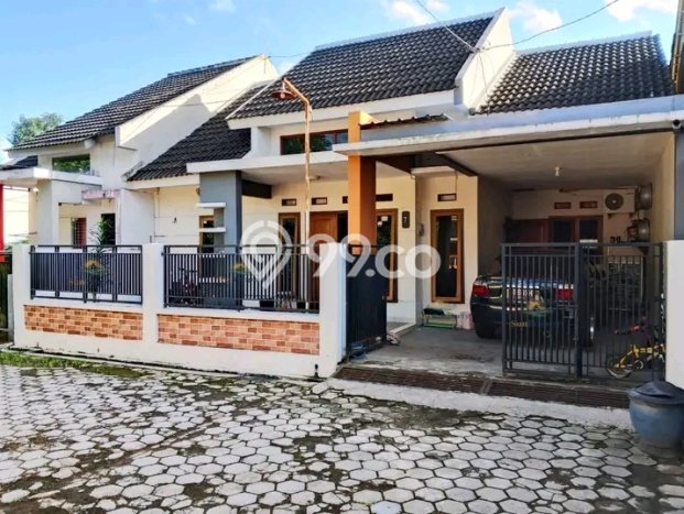 Rumah Strategis Minimalis Lb 150m2 di Sumbersari, Jember Rumah Strategis Minimalis Lb 150m2 di Sumbersari, Jember