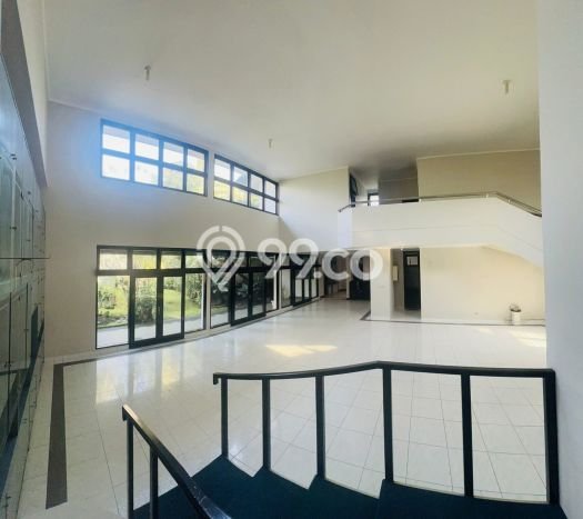For Sale! Luxury House LT 1200m2 Desain Elegan di Pajajaran For Sale! Luxury House LT 1200m2 Desain Elegan di Pajajaran