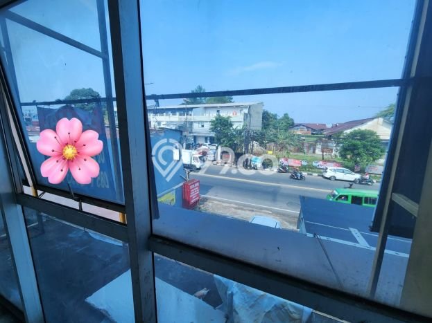 Area Ramai! Ruko Dijual di Cibinong untuk Bisnis Luas Bangunan 235m2 Area Ramai! Ruko Dijual di Cibinong untuk Bisnis Luas Bangunan 235m2