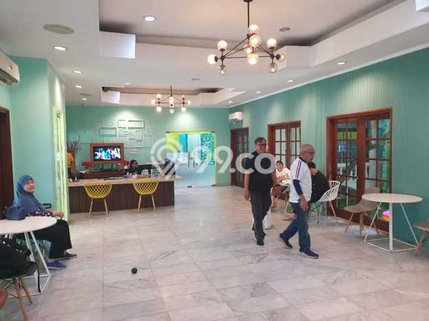 For Sale! Luxury House LT 2500m2 Desain Modern di Kemang For Sale! Luxury House LT 2500m2 Desain Modern di Kemang