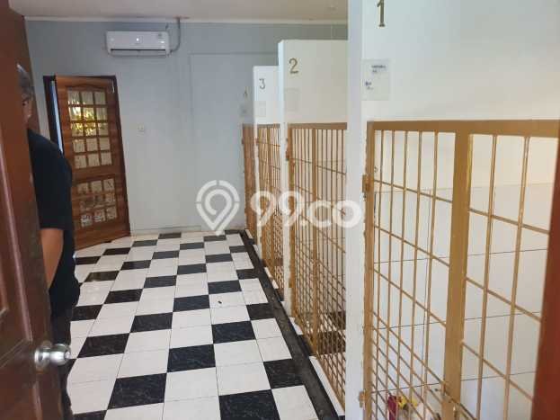 For Sale! Luxury House LT 2500m2 Desain Modern di Kemang For Sale! Luxury House LT 2500m2 Desain Modern di Kemang