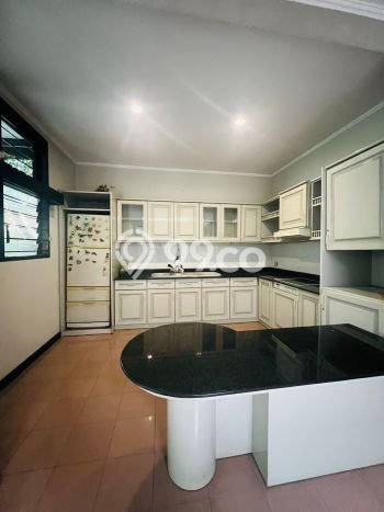 For Sale! Luxury House LT 1200m2 Desain Elegan di Pajajaran For Sale! Luxury House LT 1200m2 Desain Elegan di Pajajaran