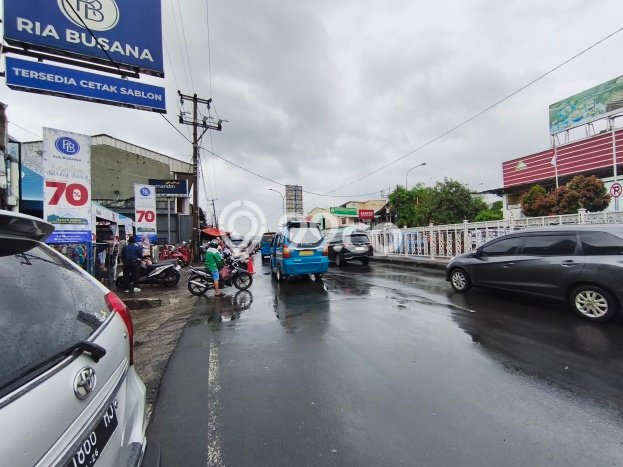 Area Ramai! Ruko Dijual di Cibinong untuk Bisnis Luas Bangunan 647m2 Area Ramai! Ruko Dijual di Cibinong untuk Bisnis Luas Bangunan 647m2