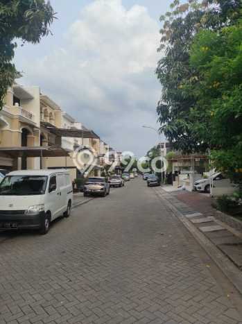 Rumah Luxury Modern Siap Huni di Pantai Indah Kapuk Jakarta Utara Rumah Luxury Modern Siap Huni di Pantai Indah Kapuk Jakarta Utara