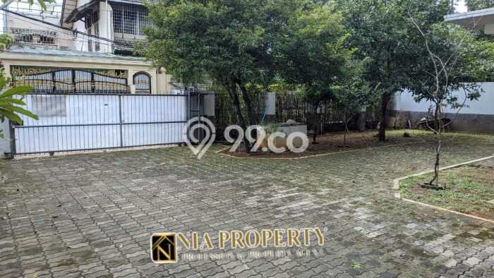 Jual Rumah Mewah Elegan Dengan View Cantik di Cibubur, Jakarta Timur Jual Rumah Mewah Elegan Dengan View Cantik di Cibubur, Jakarta Timur