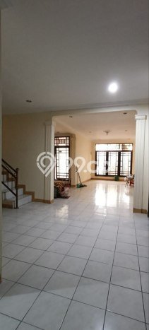 Rumah Elit Modern Tanpa Renovasi di Rawamangun Jakarta Timur Rumah Elit Modern Tanpa Renovasi di Rawamangun Jakarta Timur