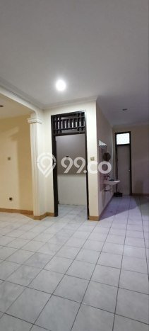 Rumah Elit Modern Tanpa Renovasi di Rawamangun Jakarta Timur Rumah Elit Modern Tanpa Renovasi di Rawamangun Jakarta Timur