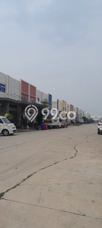 Area Ramai! Gudang Dijual di Karawang Barat untuk Bisnis Luas Bangunan 135m2 Area Ramai! Gudang Dijual di Karawang Barat untuk Bisnis Luas Bangunan 135m2