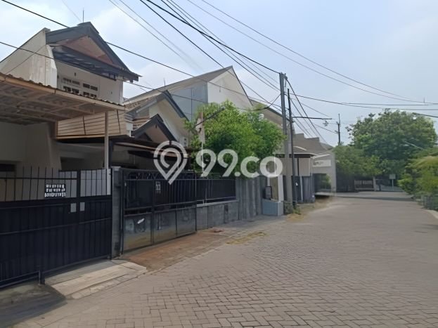 Rumah Luas Asri 4 KT Siap Pakai di Surabaya Kota Surabaya Rumah Luas Asri 4 KT Siap Pakai di Surabaya Kota Surabaya