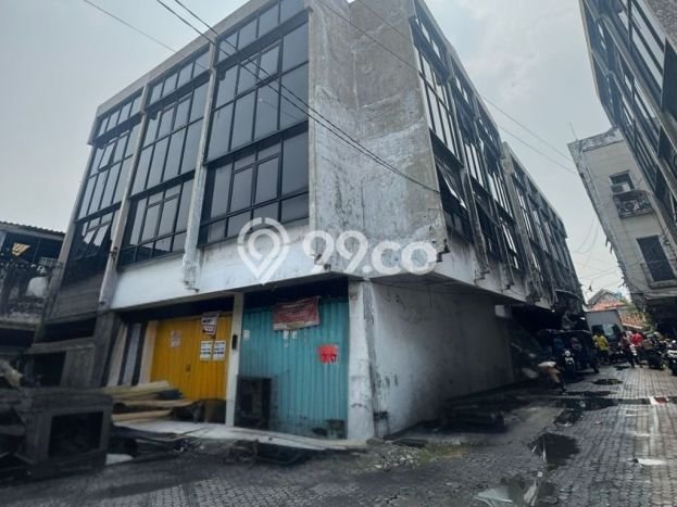 Dijual! Ruko di Surabaya Kota Surabaya LT 82m2 / LB 216m2 Kawasan Strategis Dijual! Ruko di Surabaya Kota Surabaya LT 82m2 / LB 216m2 Kawasan Strategis