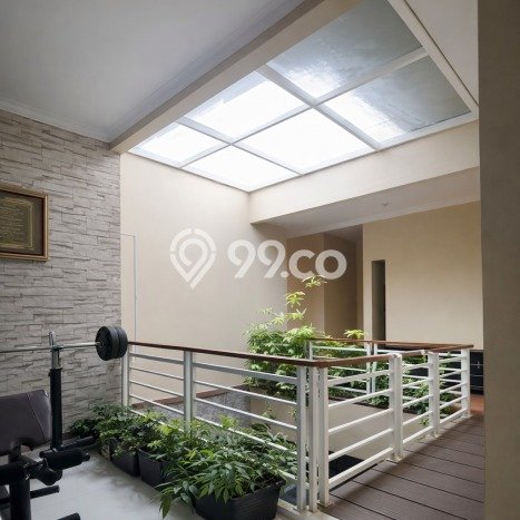 Jual Rumah Luas Elegan Dengan View Cantik di Grand Wisata, Bekasi Jual Rumah Luas Elegan Dengan View Cantik di Grand Wisata, Bekasi