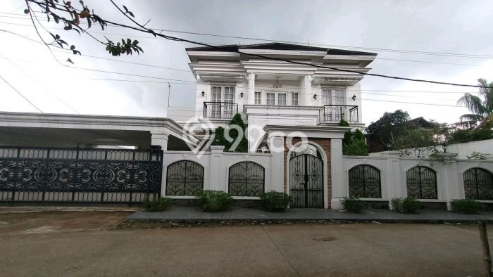 Rumah Elit Modern Tanpa Renovasi di Citra Maja Raya Tangerang Rumah Elit Modern Tanpa Renovasi di Citra Maja Raya Tangerang