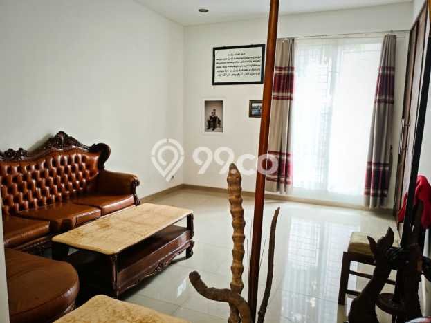 Rumah Strategis Modern Lb 180m2 di Cipayung, Jakarta Timur Rumah Strategis Modern Lb 180m2 di Cipayung, Jakarta Timur