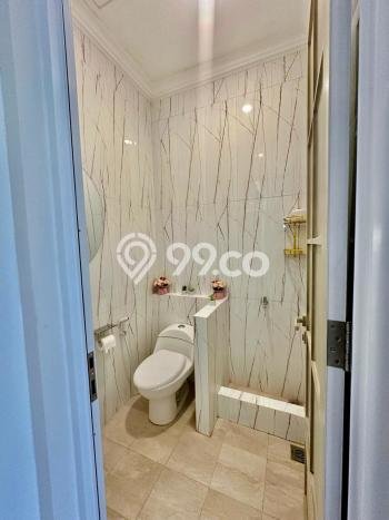 For Sale! Premium House LT 240m2 Desain Elegan di Pondok Indah For Sale! Premium House LT 240m2 Desain Elegan di Pondok Indah
